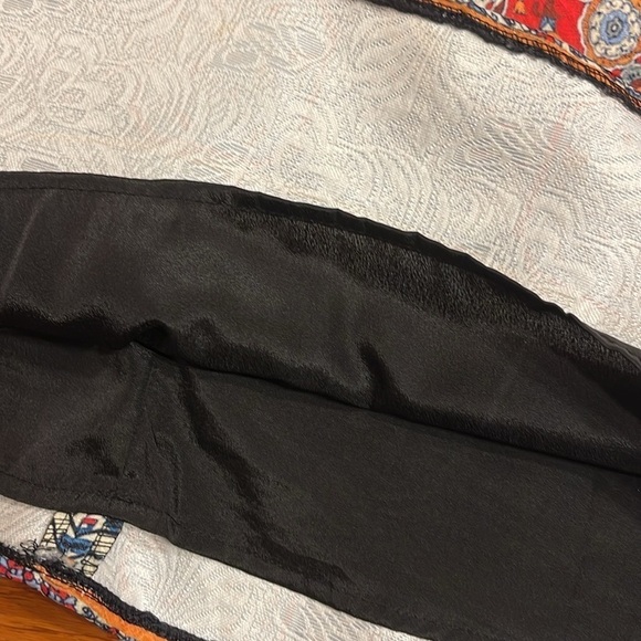 Unbranded fully lined skater dress with vibrant, interesting print & embroidery - Picture 6 of 10